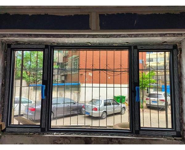 ˹